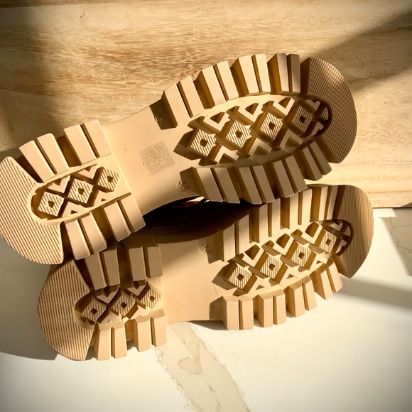 $268 Free People Dawn Hiker Tan Suede Leather Lug Sole Boots size 38 (8). - Picture 7 of 8